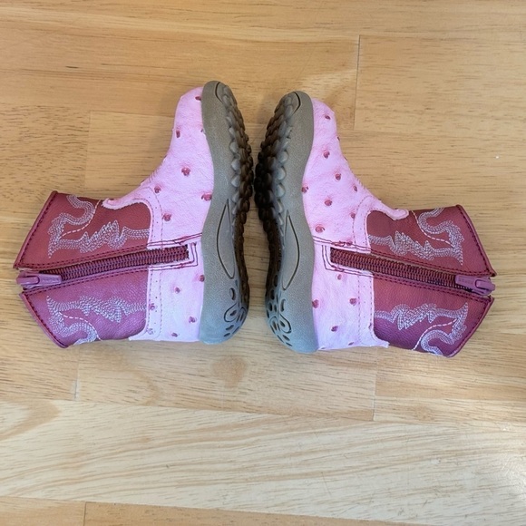 Infant Size 4 Roper brand faux ostrich light pink boots - Picture 5 of 9